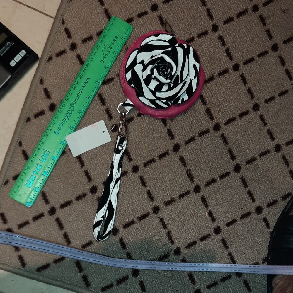 Dots Pink and Black Rose Key Holder